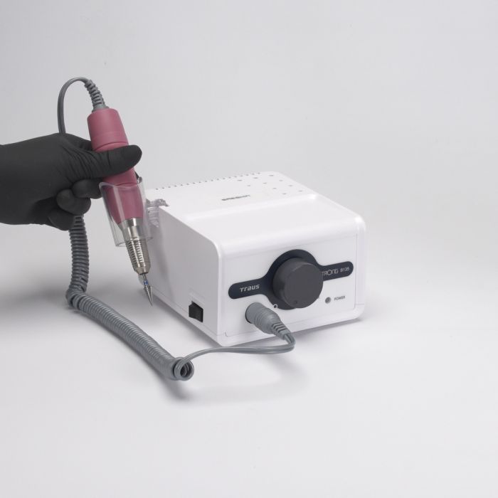 Anwendung von Fräser Saeshin Strong B135 mit Handstück 120II rosa