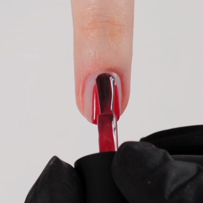 Application de Vernis semi-permanent VSC01 Chianti