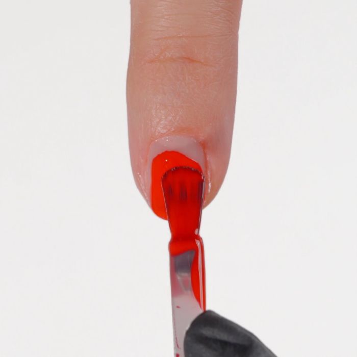Application de Vernis NP801 Red Hibiscus