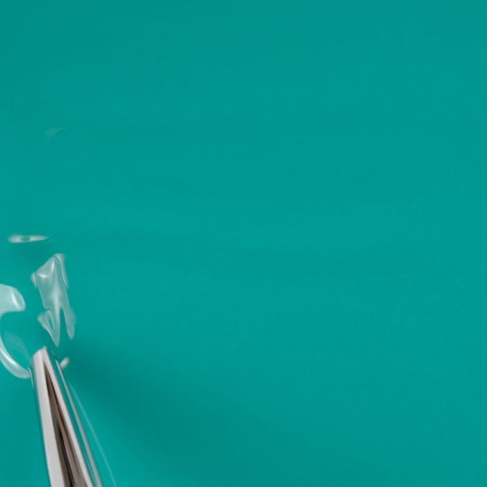 Application of Gel Nail Polish GPC08 Malibù 