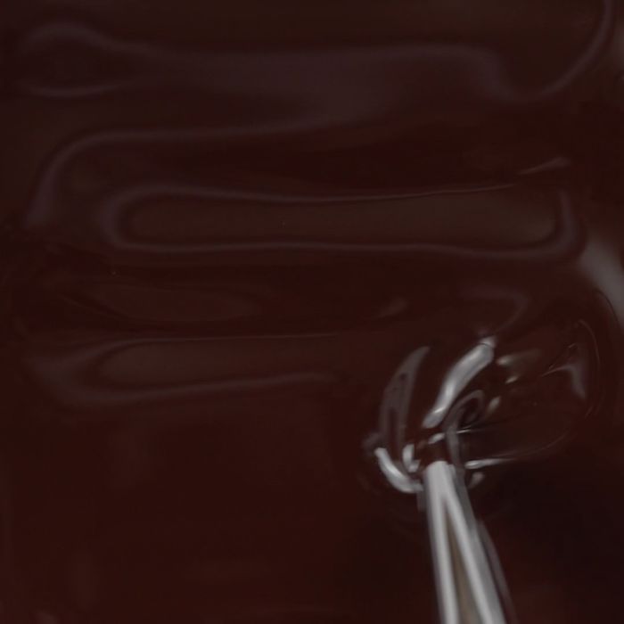 Aplicación de Esmalte Semipermanente SPF69 Cacao