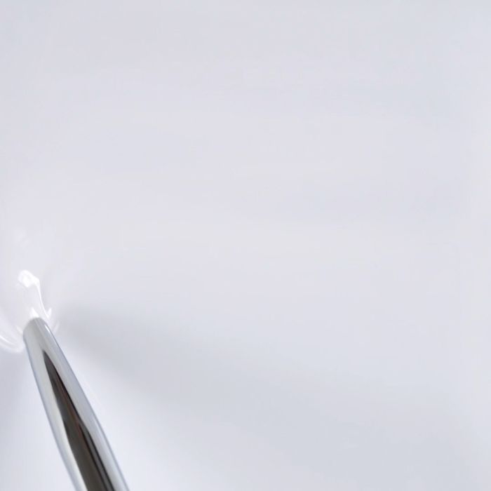 Application of Gel Nail Polish GP01 White 