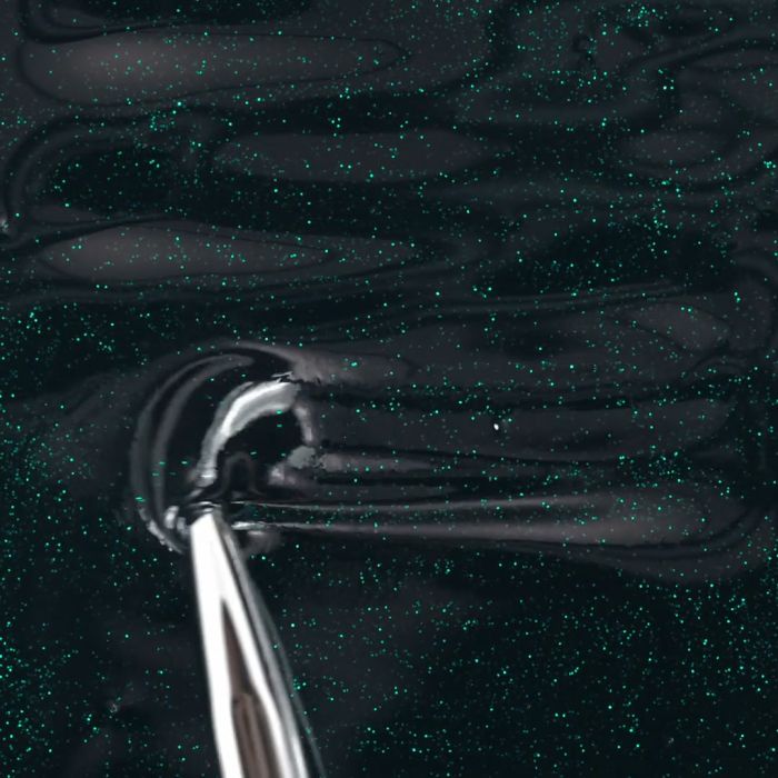 Anwendung von UV Nagellack NL214 Evergreen