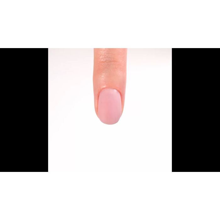 Application de Vernis semi-permanent SP588 Rebel Plum