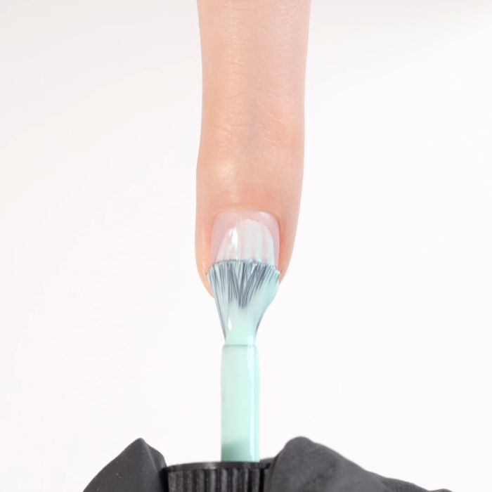 Aplicación de Esmalte Semipermanente EP177 Mint Cream