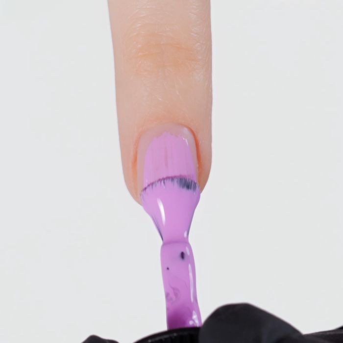 Aplicación de Esmalte Semipermanente EP271 Coco Lilac