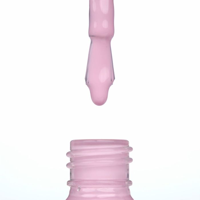 Anwendung von Nagellack NP14 Virgin