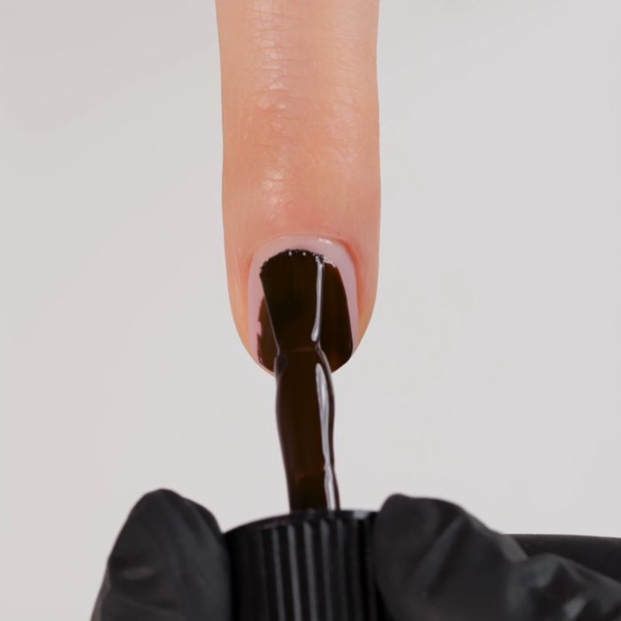 Anwendung von UV Nagellack NL208 Snob