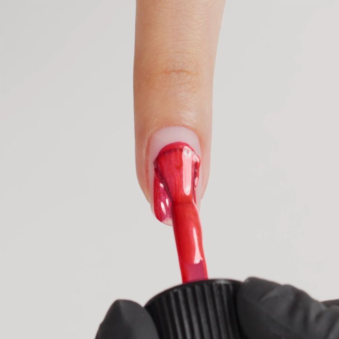 Aplicación de Esmalte semipermanente SP721 Mirage Red