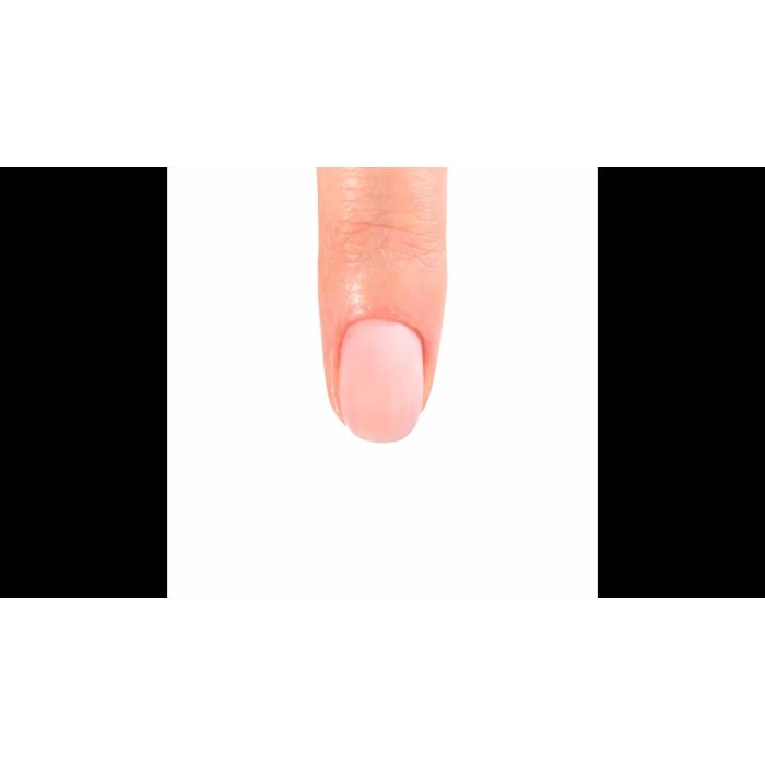 Aplicación de Esmalte Semipermanente EPF16 Poison Black