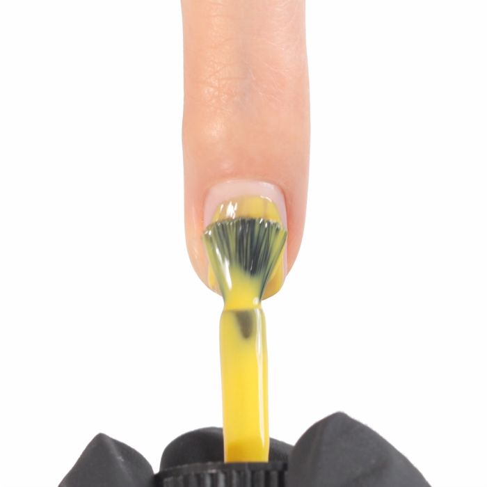 Application of Gel Polish SP250 Rollercoaster