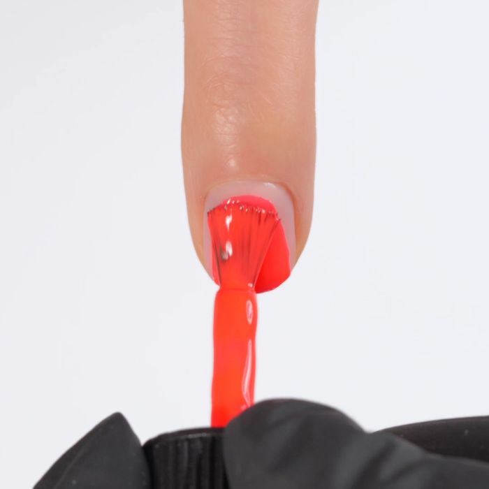 Application de Vernis semi-permanent VS27 Hollywood