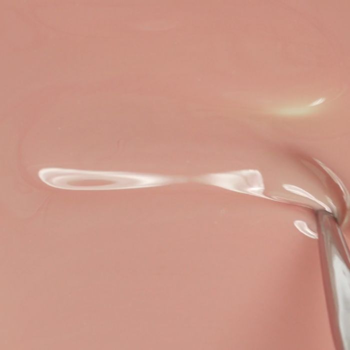 Application of Gel Nail Polish GP93 Stéphanie 