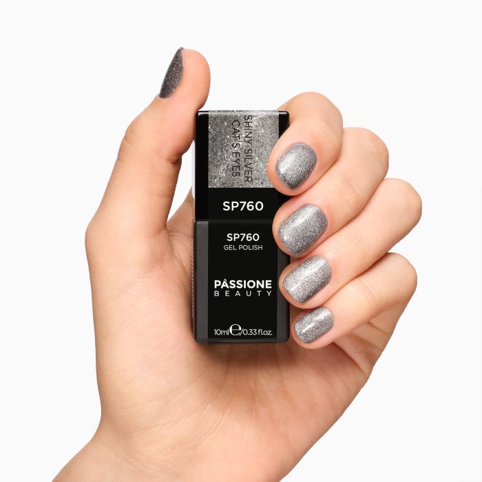Smalto semipermanente SP760 Shiny Silver Cat Eye - Colore semipermanente argento scuro effetto cat eye - dettaglio 3
