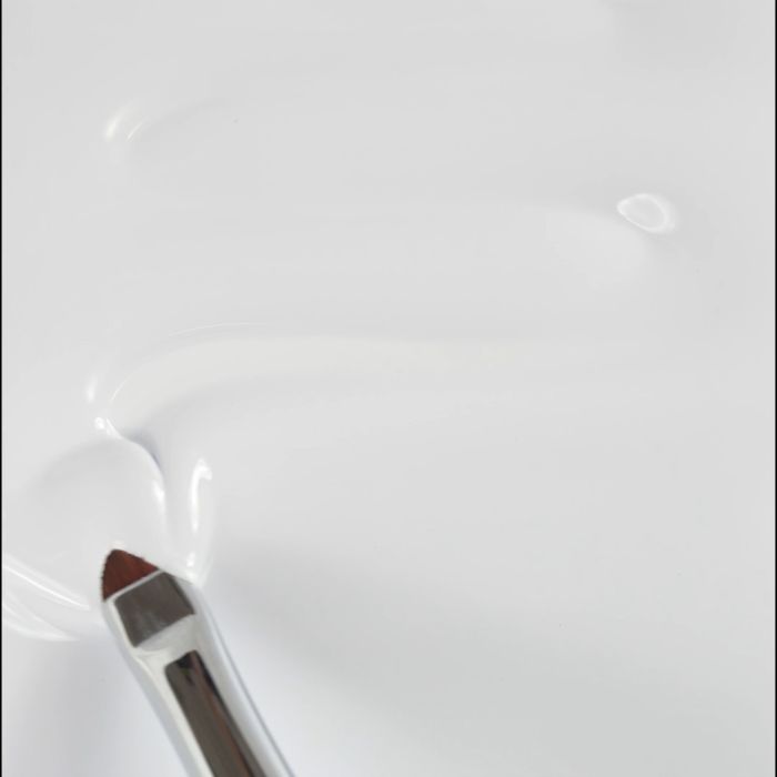 Application of Gel colour F01 Pure White