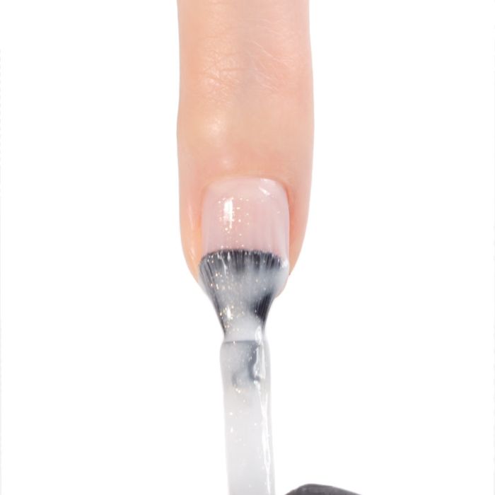 Application de Vernis semi-permanent SP576 Almond Granita