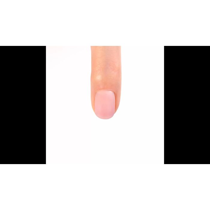 Application of Gel Nail Polish GP47 Superba 