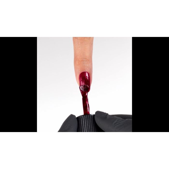 Application of Gel Nail Polish SP227 Soft Red Cat's Eyes