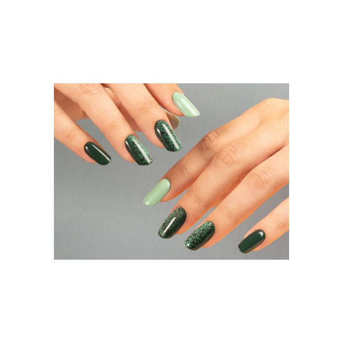 Uñas Halloween con efecto serpiente