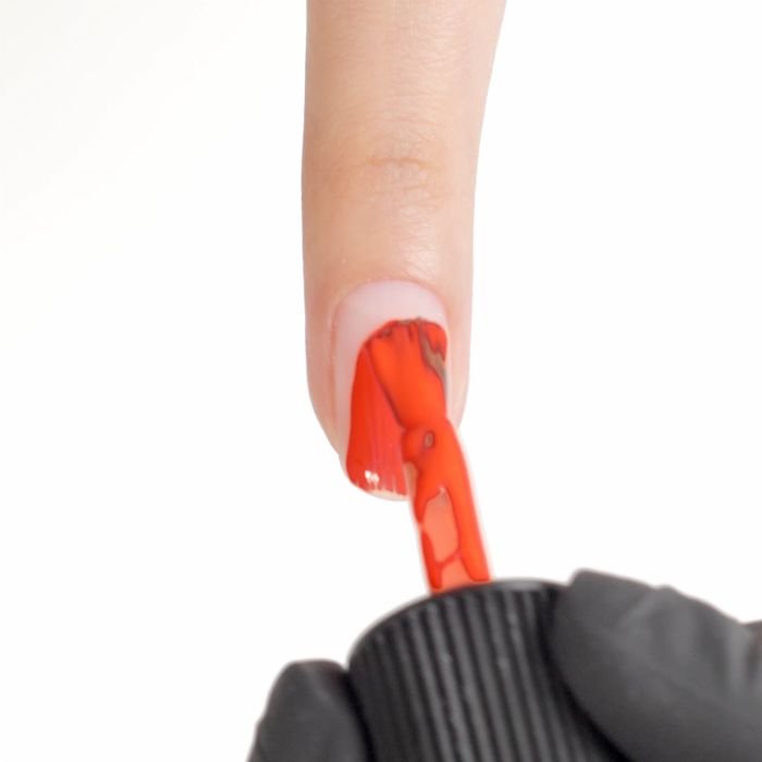 Application de Vernis semi-permanent SP722 Tangerine Dream