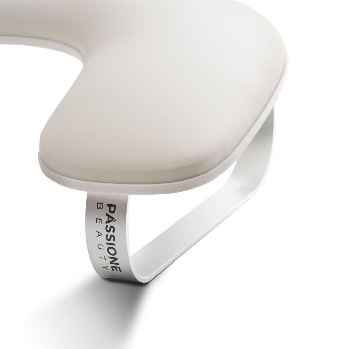 Almohada apoyabrazos para manicura en forma de media luna detalle