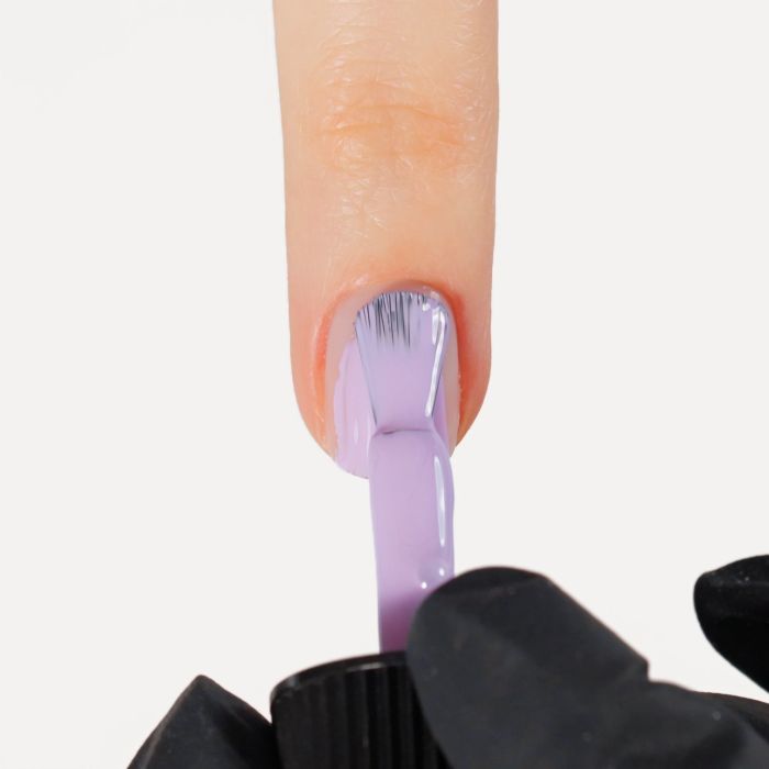 Application of Gel Nail Polish SP99 Ilary