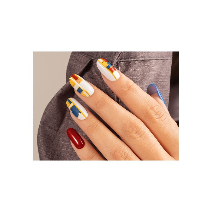 Abstract autumn manicure