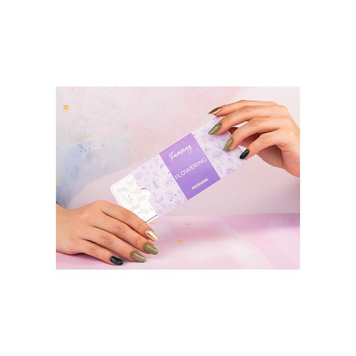 Green Chic! | Stamping Nail art