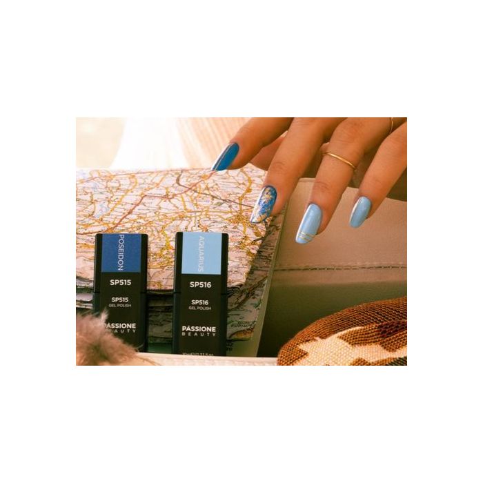 Manucure tons bleus et or