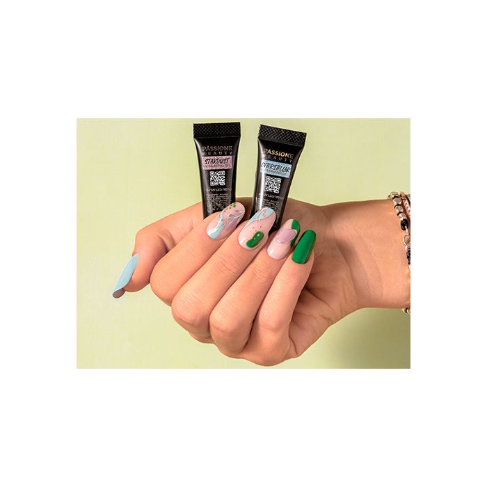 Nail Artpitón dorado