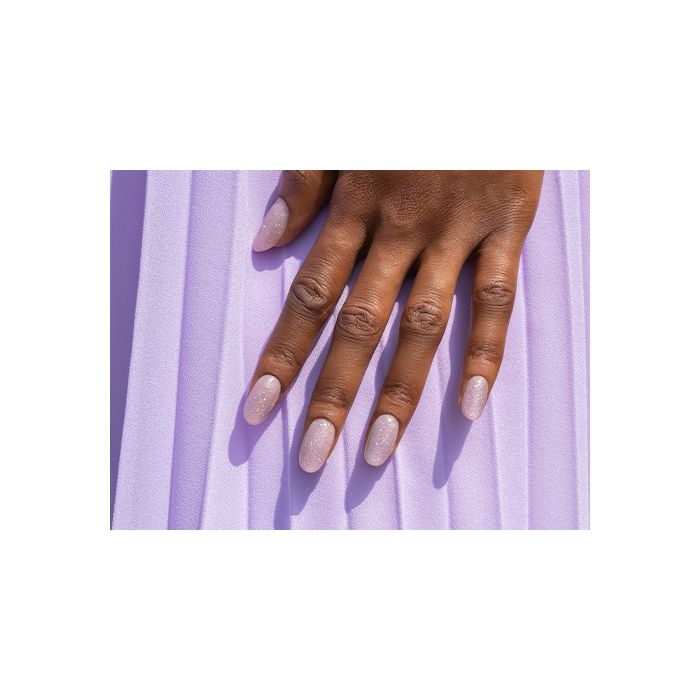 Reflective lilac pink gel polish