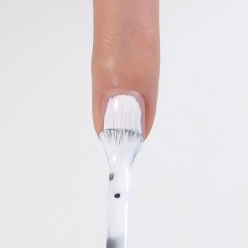 Application of Gel Nail Polish GP01 White 