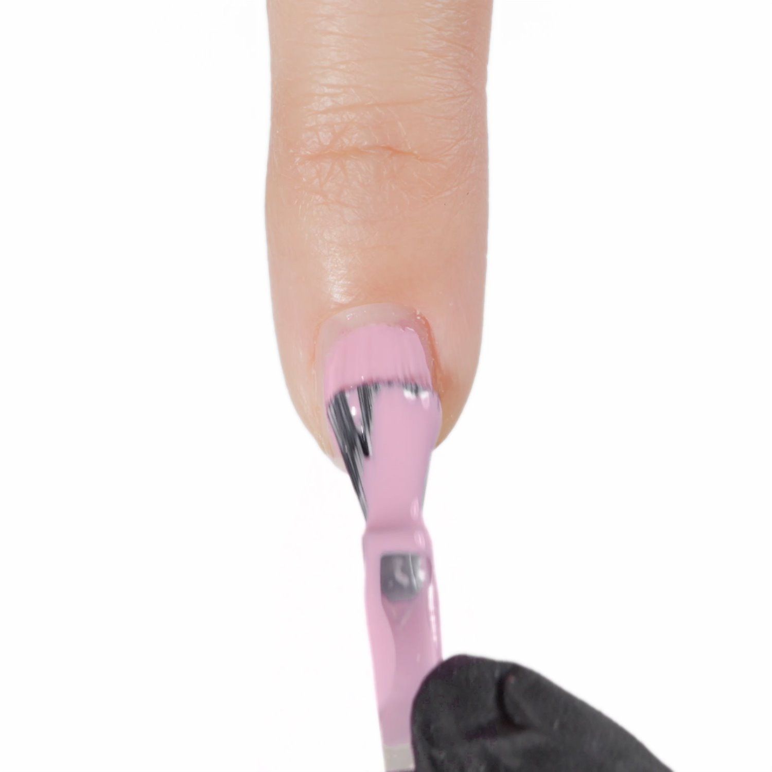 Anwendung von Nagellack NP14 Virgin