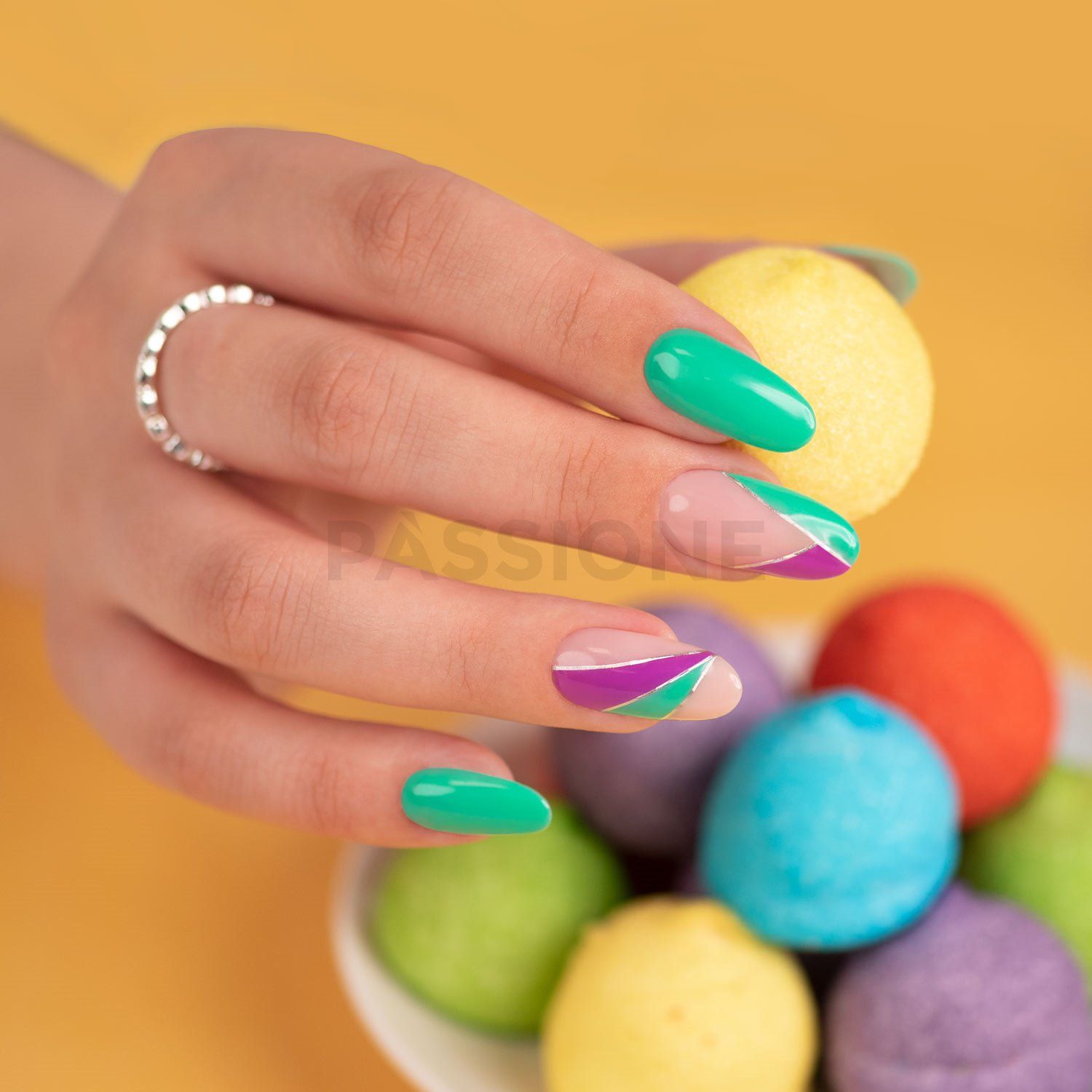 Holo Silver Strip - Nail Stickers detail