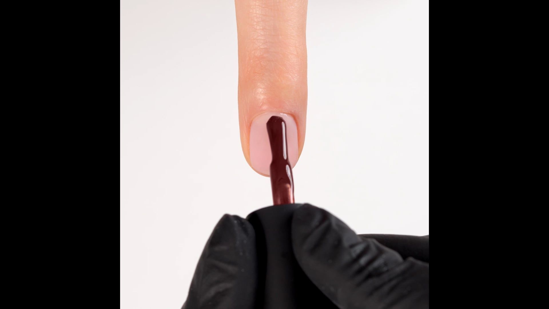 Application de Vernis semi-permanent VSC45 Marsala