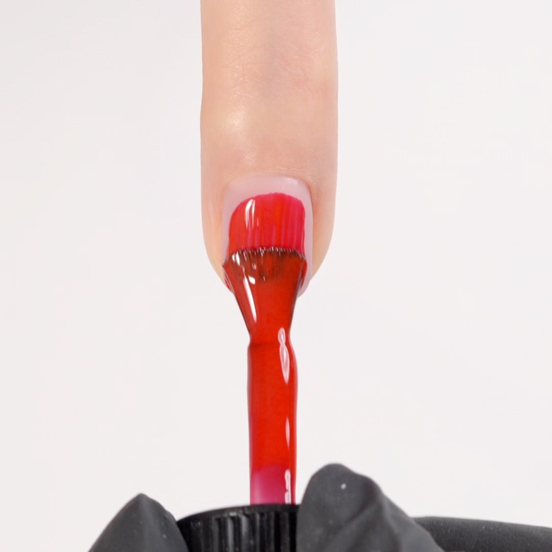 Application de Vernis semi-permanent SP604 Heidi