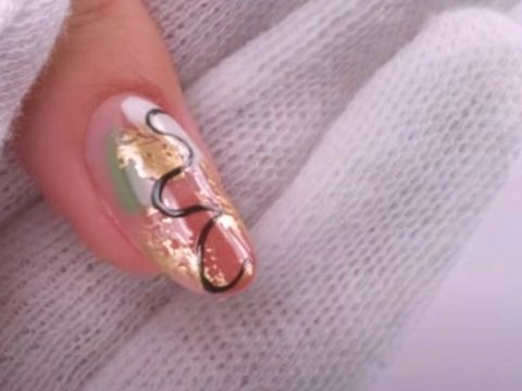 You’re a Work of Art! | Nail art astratta