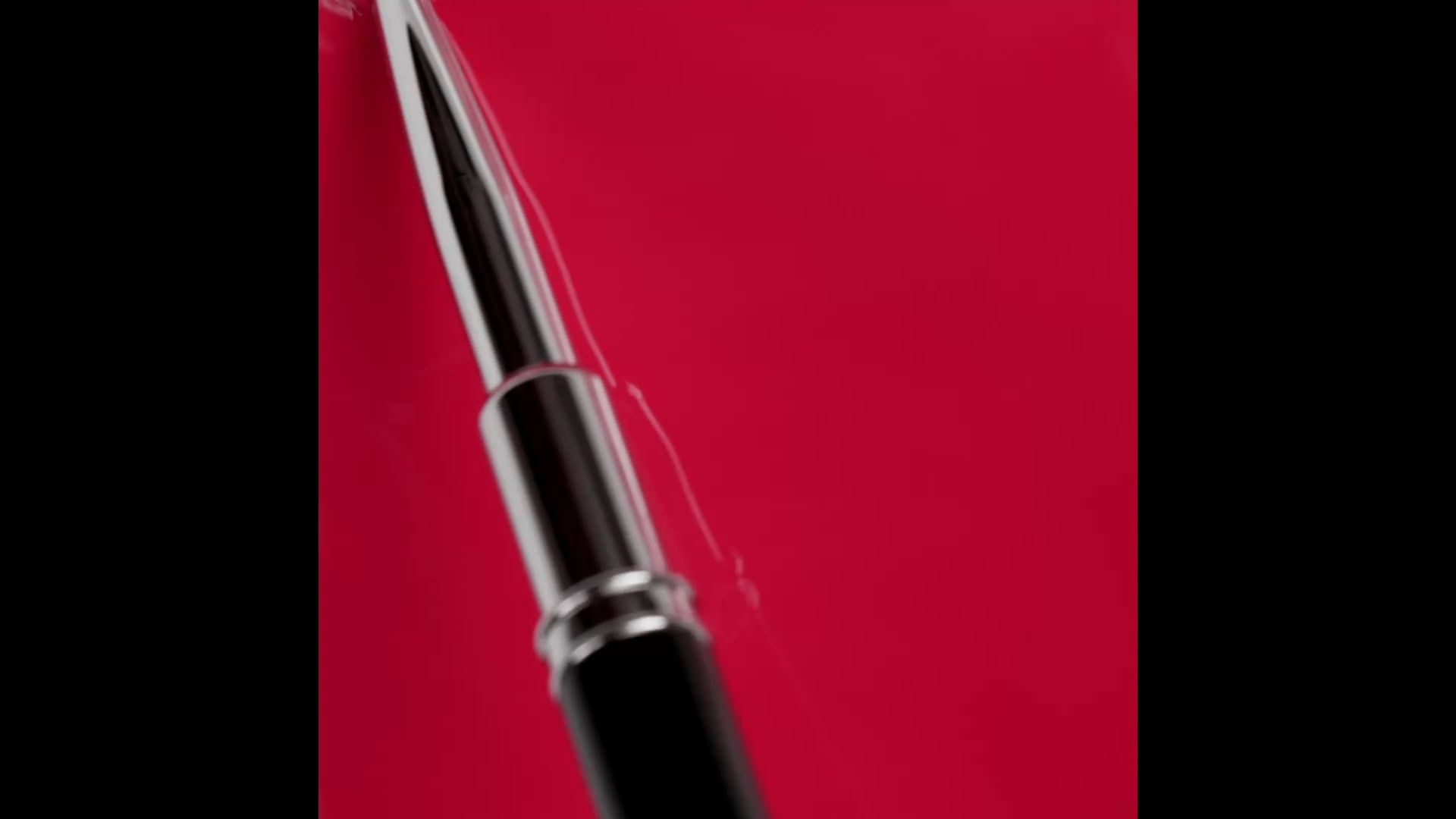 Application de Vernis semi-permanent VSF04 Red Carpet