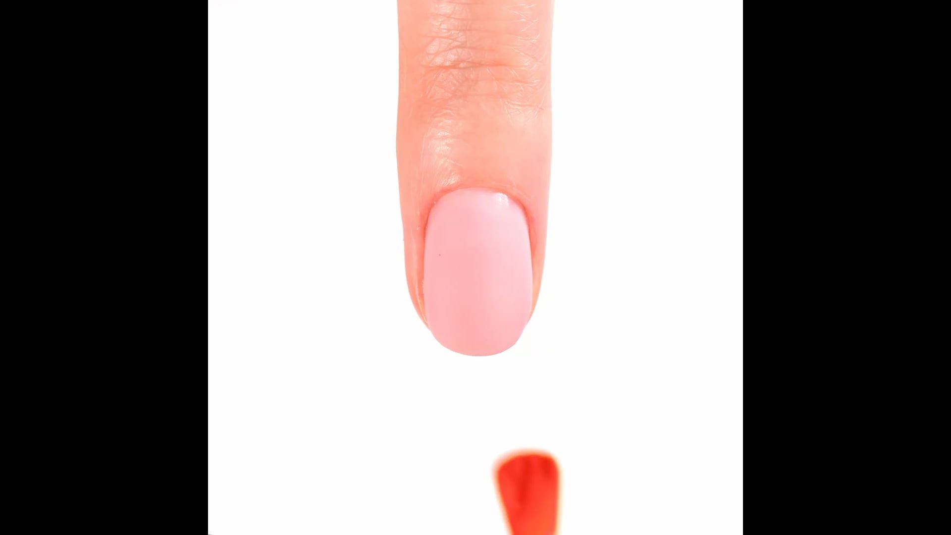 Application de Vernis semi-permanent SP692 Sunset Orange