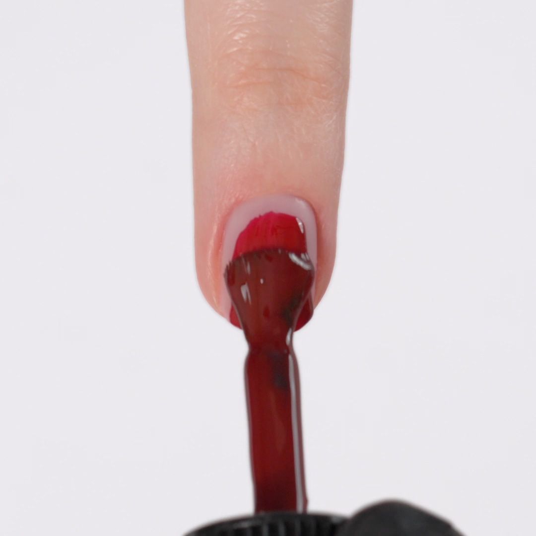 Application of Gel Nail Polish GP33 Lover 