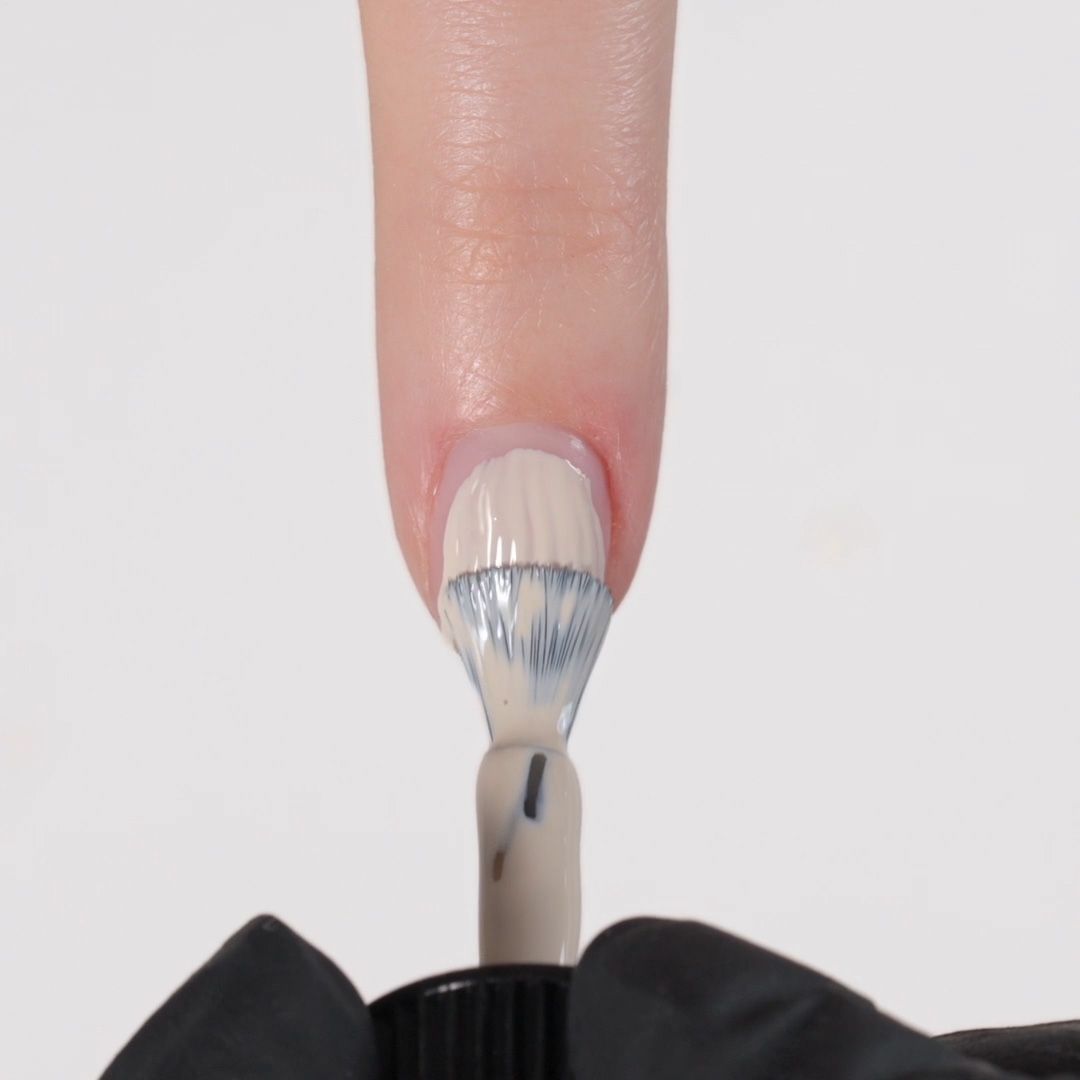 Application of Gel Nail Polish SP279 Soft Sand