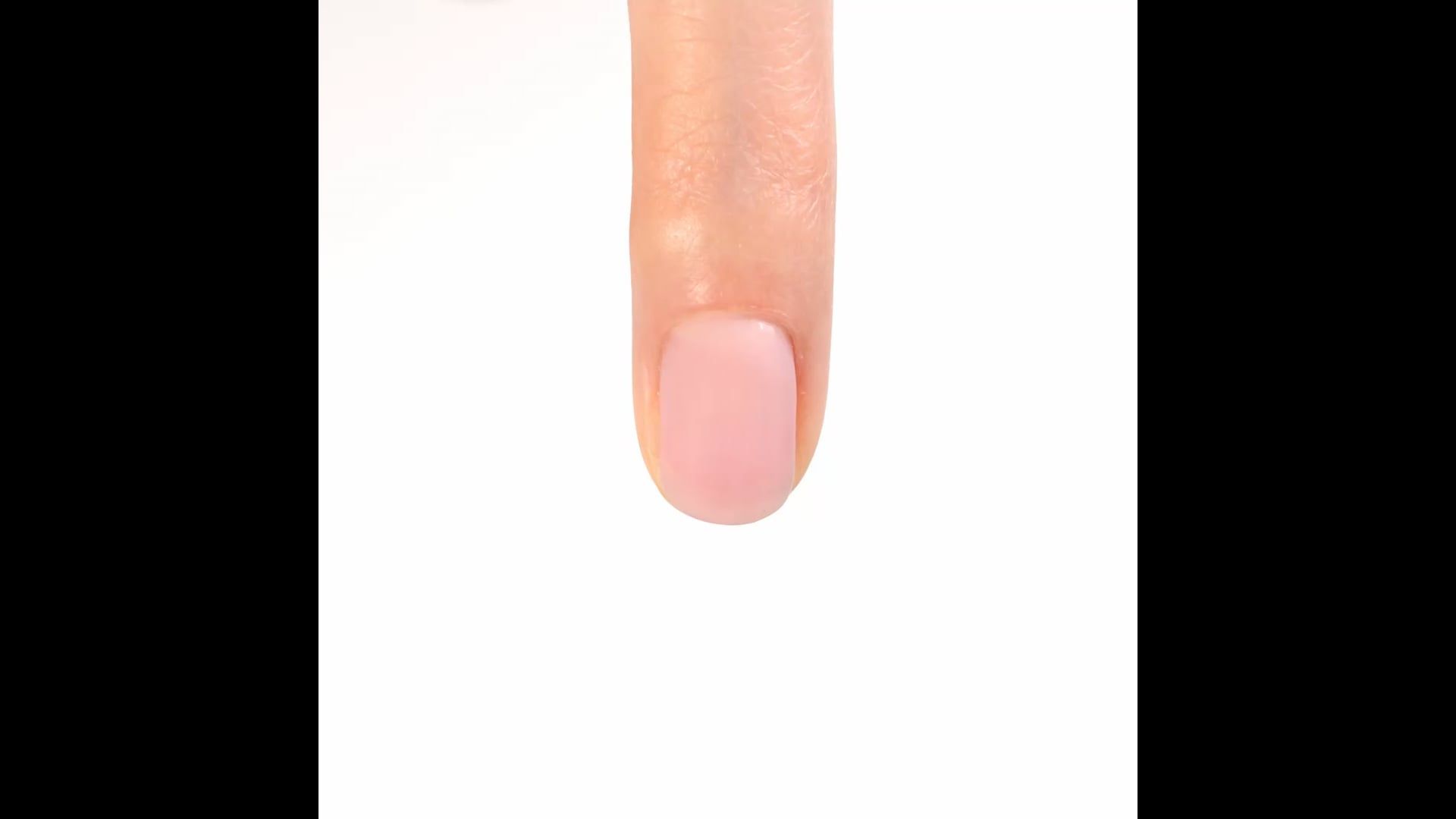 Application of Gel Nail Polish GP41 Coffee Love 
