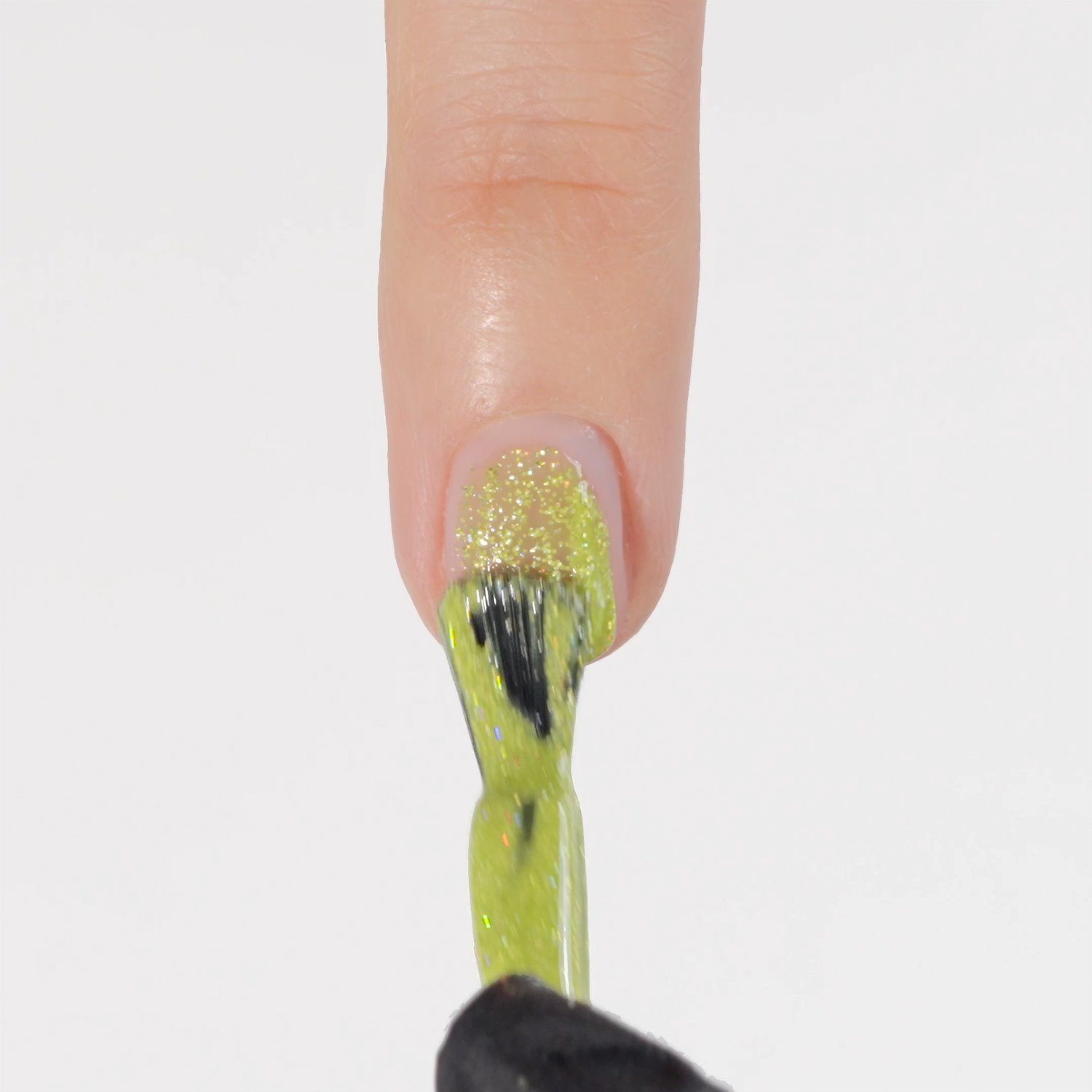 Applicazione di Smalto semipermanente SP791 Electro Lime