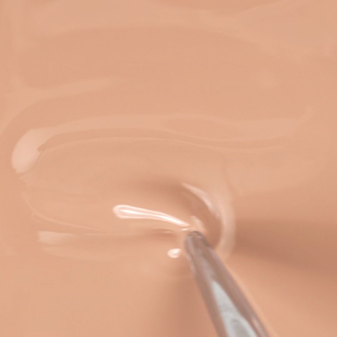 Aplicación de Esmalte semipermanente SP597 Creamy Nude