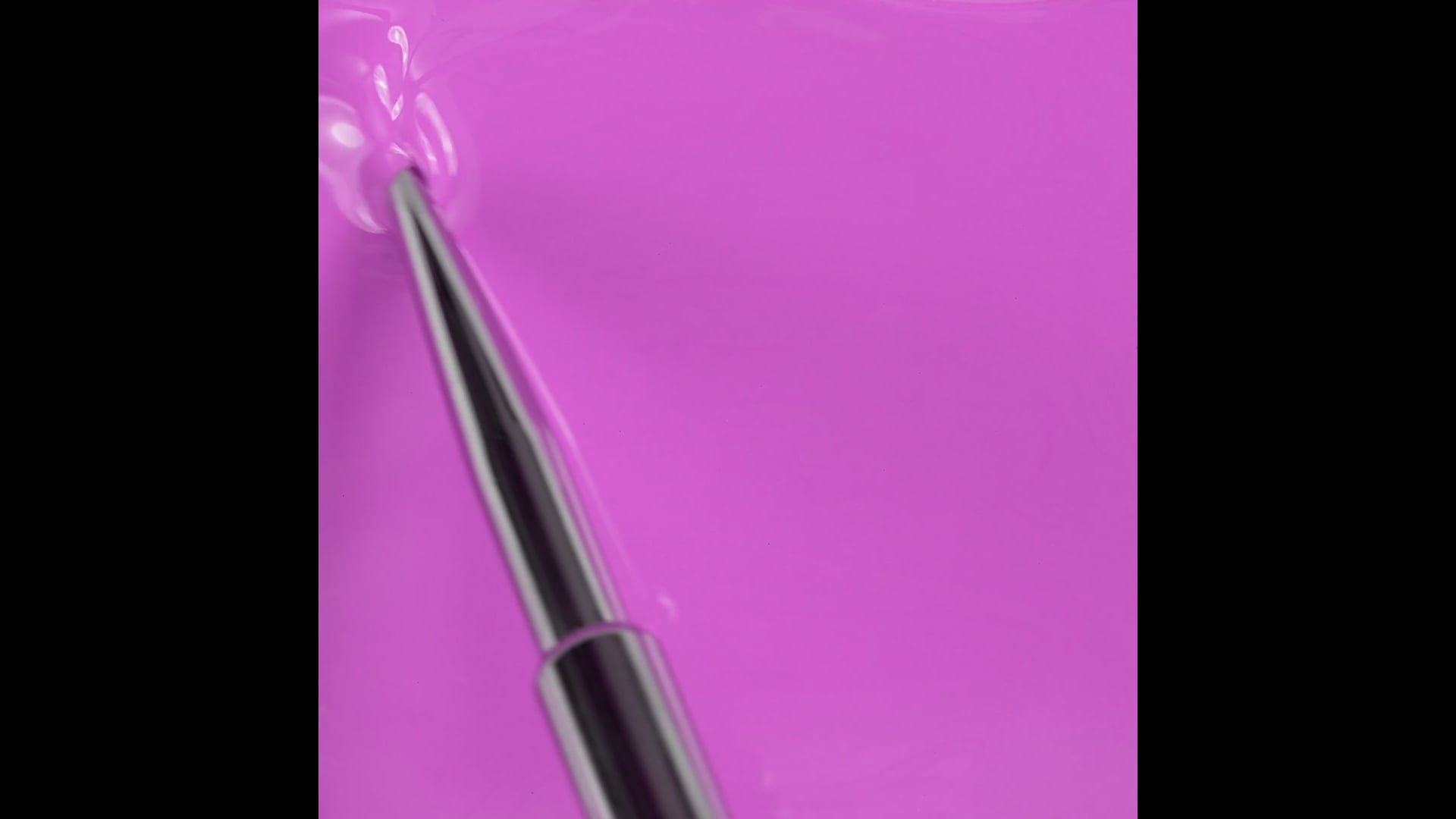 Applicazione di Smalto semipermanente SP672 Purple Velvet Cake