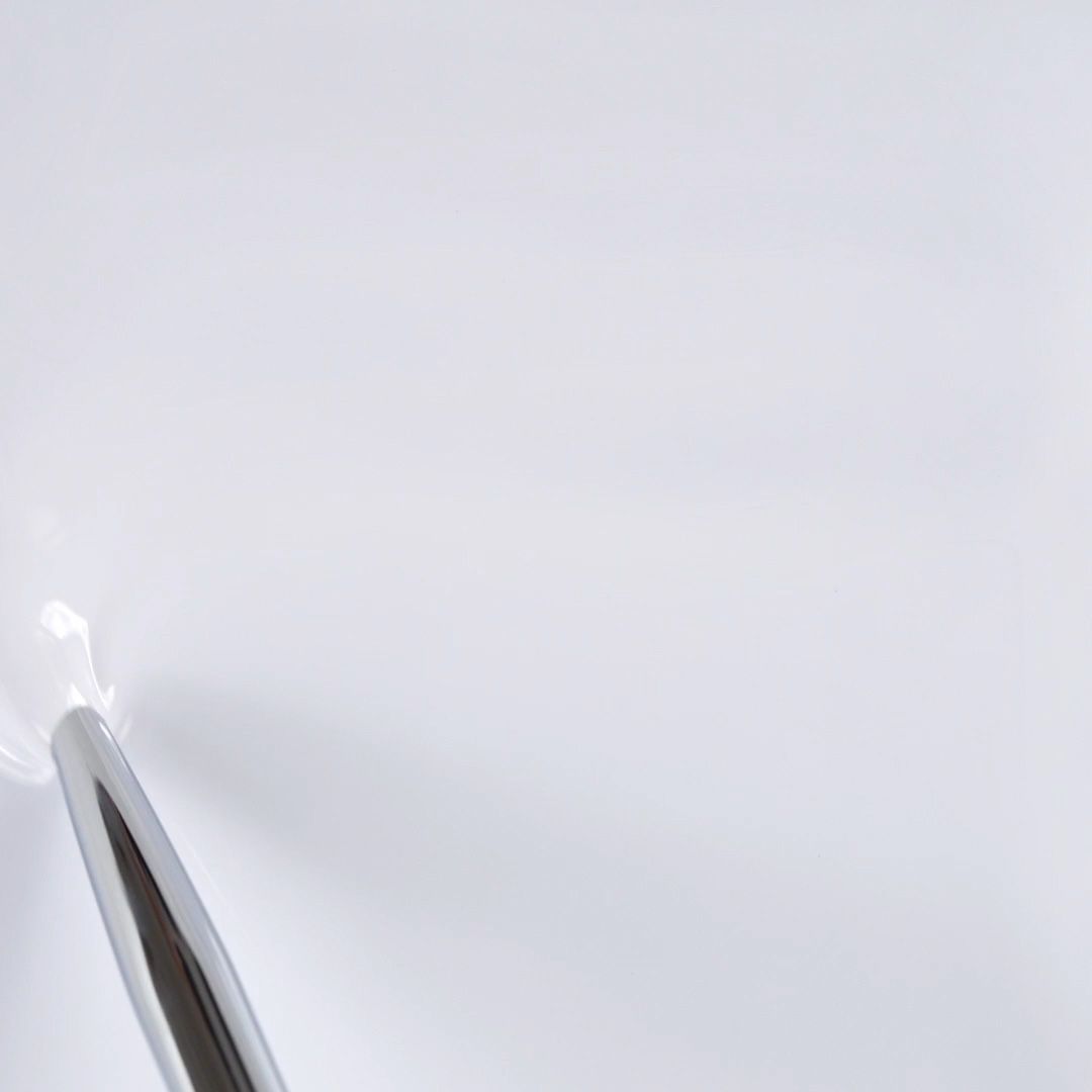 Application of Gel Nail Polish GP01 White 