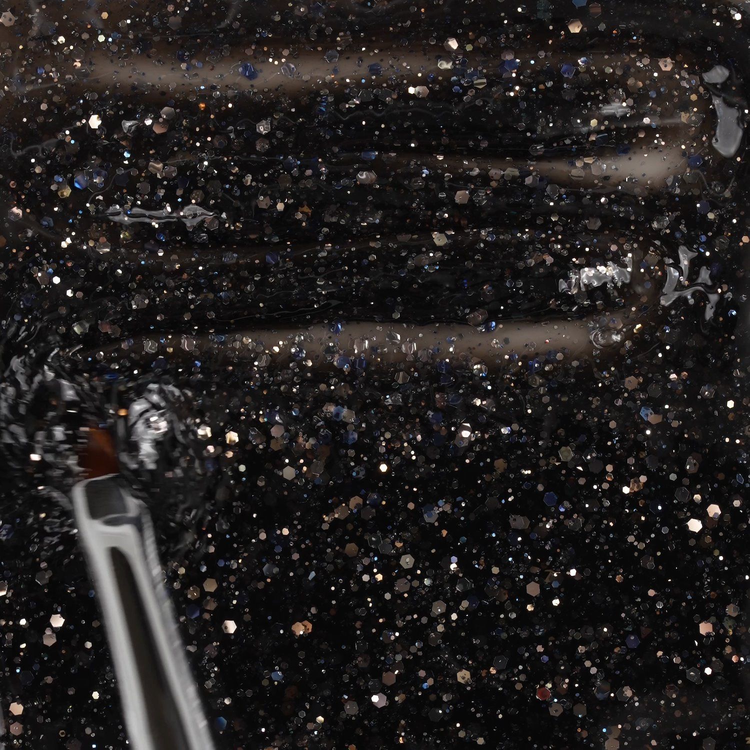 Application de Glass Glitter Black 15ml