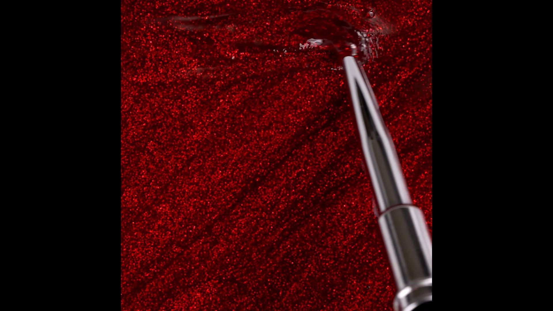 Aplicación de Esmalte semipermanente SP623 Sparkling Red