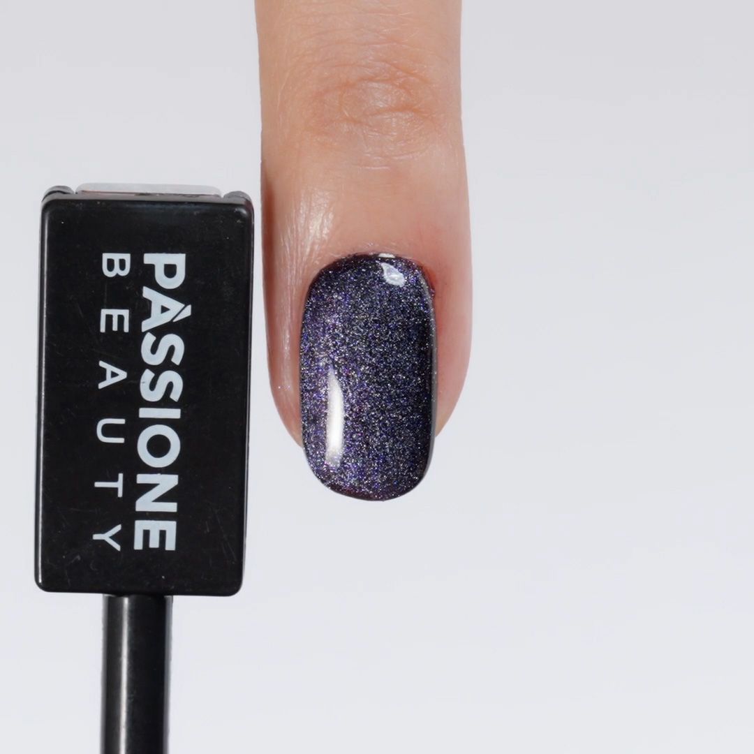 Application of Gel Polish SP153 Indigo 5D Cat's Eyes