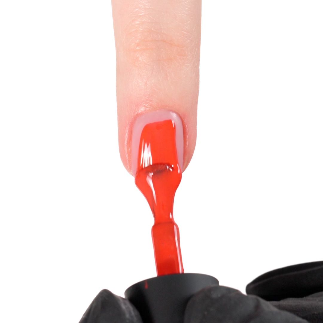 Anwendung von UV Nagellack SNF60 Romance